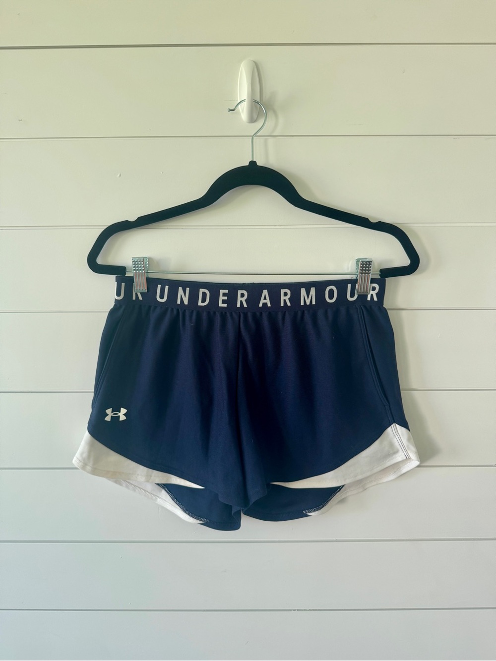Under Armour Women's Navy Blue Shorts with White Size Medium